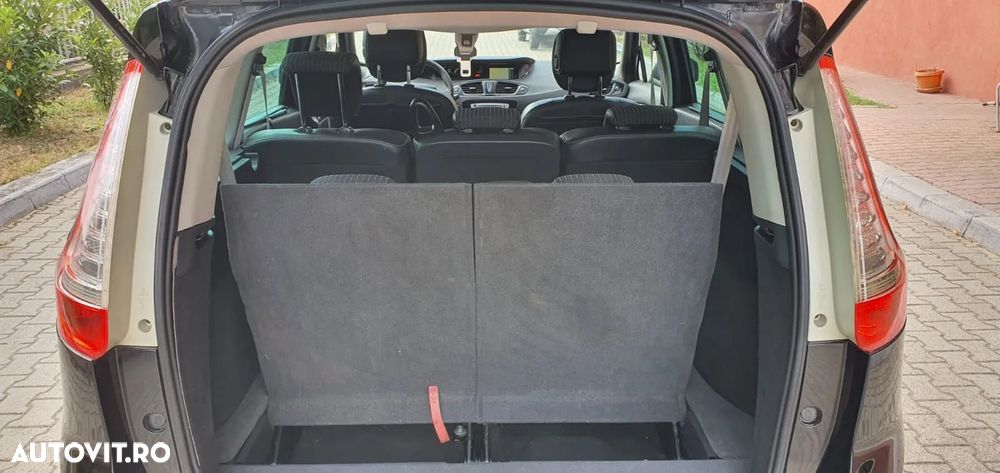 Renault Grand Scenic - 8