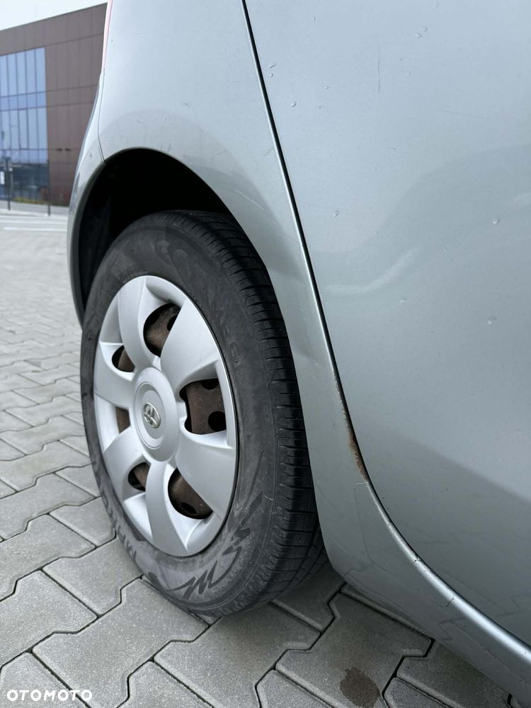 Toyota Yaris 1.3 - 14