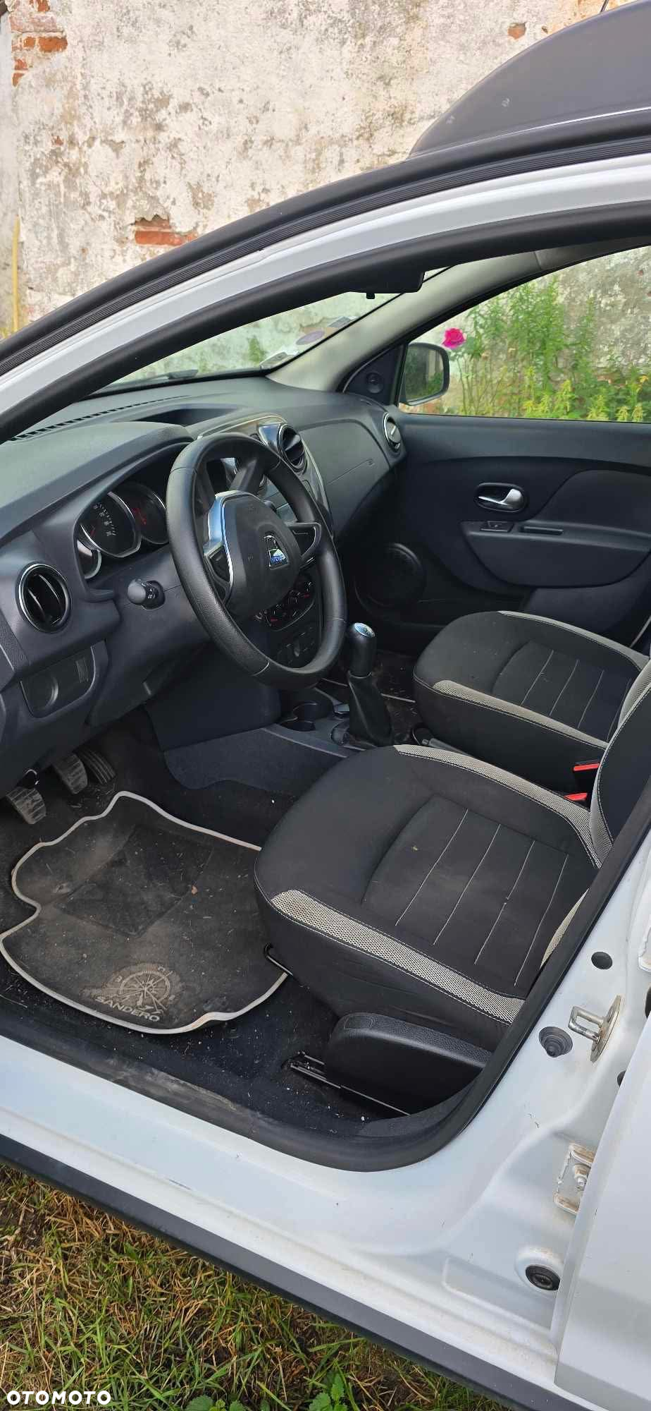 Dacia Sandero - 13