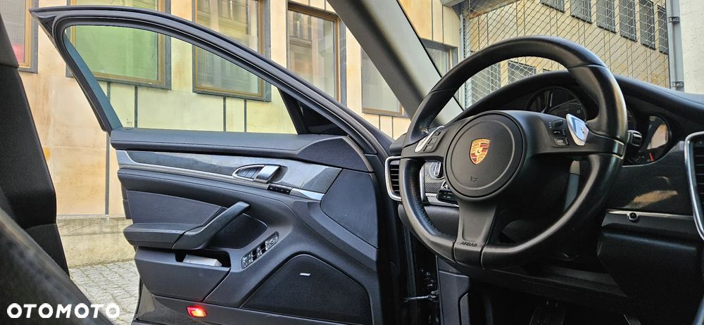 Porsche Panamera 4 - 11