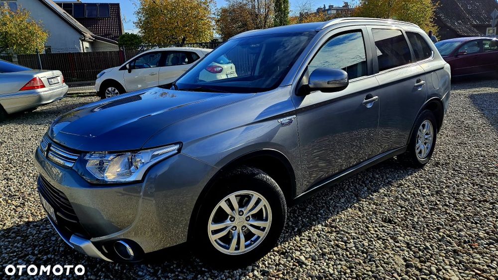 Mitsubishi Outlander - 1