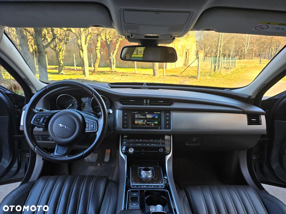 Jaguar XF 2.0 i4D Prestige - 15