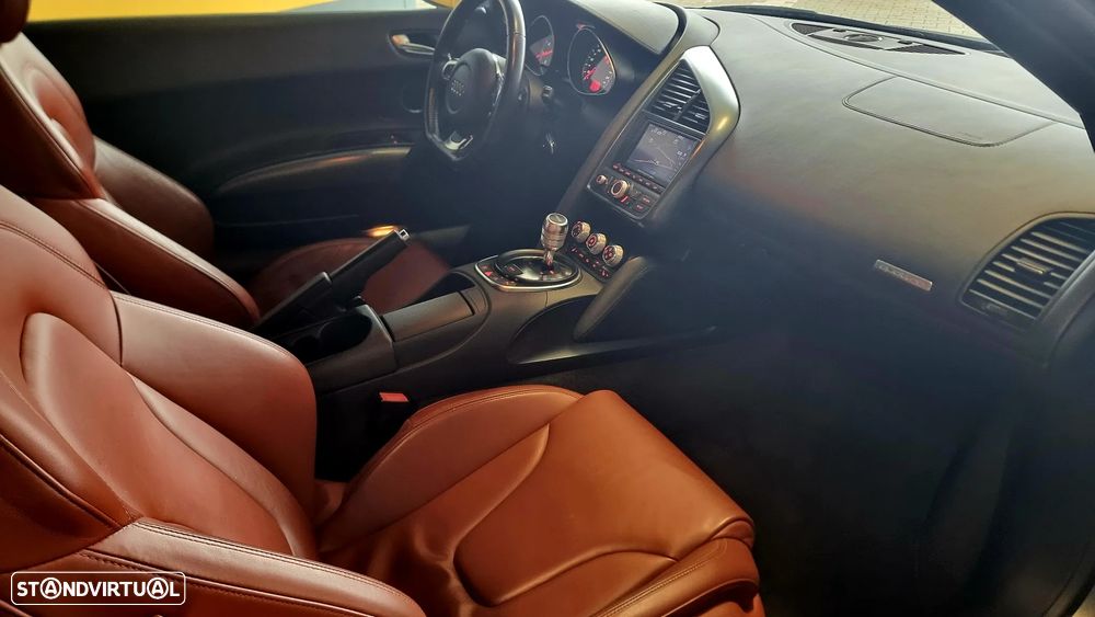 Audi R8 Coupé 4.2 FSI V8 quattro R-tronic - 13