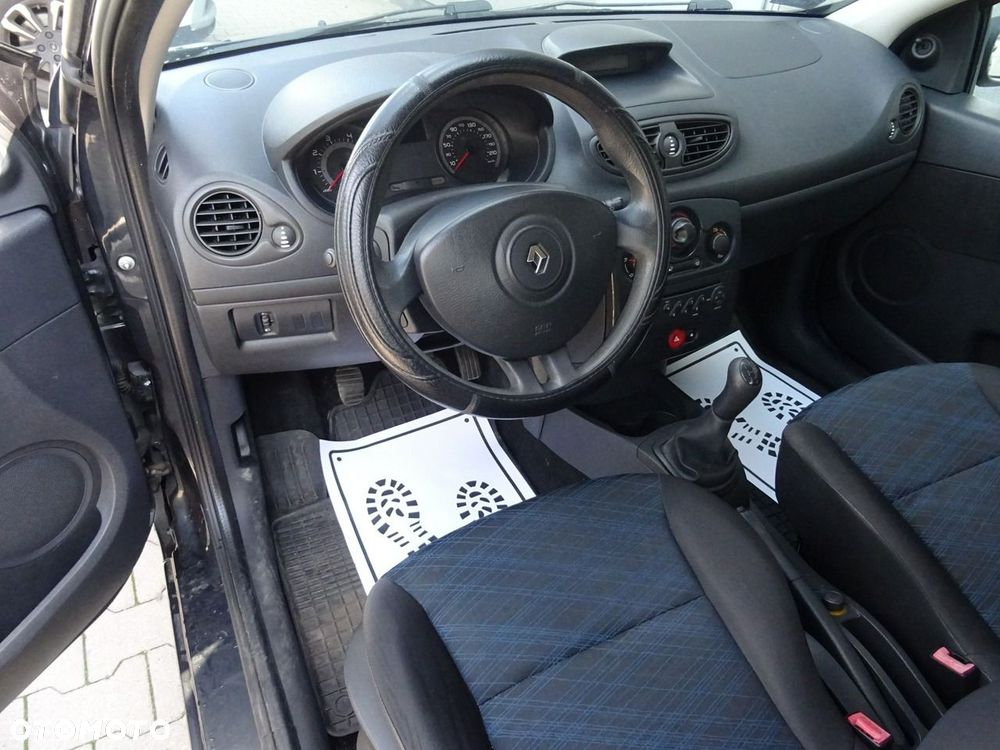 Renault Clio 1.2 16V 65 Authentique - 10