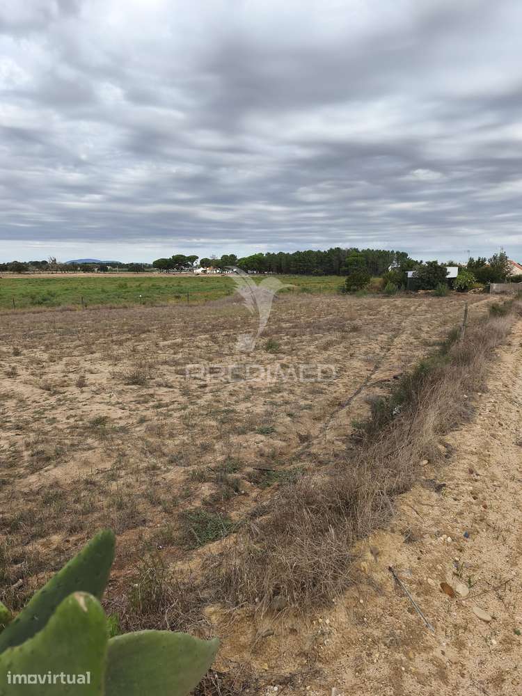 Terreno urbano com 1.325 m² - Grande imagem: 2/4