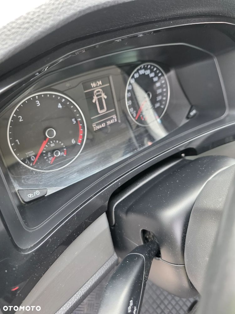 Volkswagen Caravelle - 18