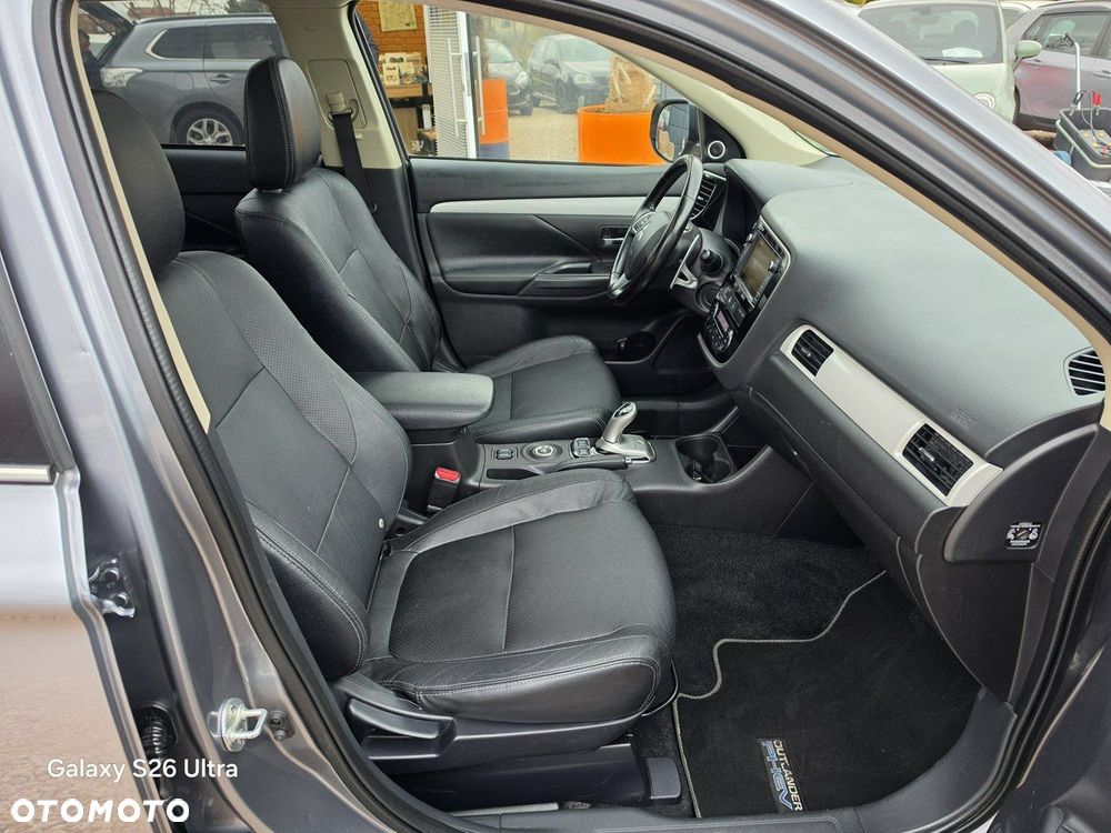 Mitsubishi Outlander - 26