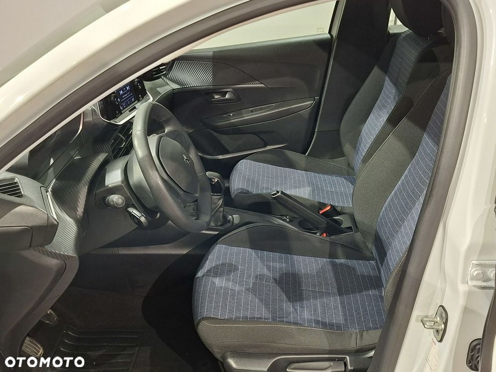 Peugeot 208 - 4