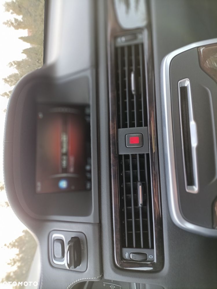 Volvo V70 D2 Black Edition - 25