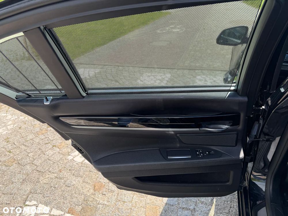 BMW Seria 7 740d xDrive Edition Exclusive - 38