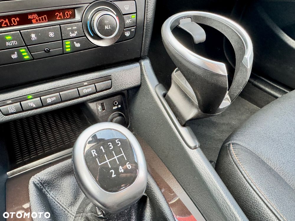 BMW X1 sDrive18d xLine - 31