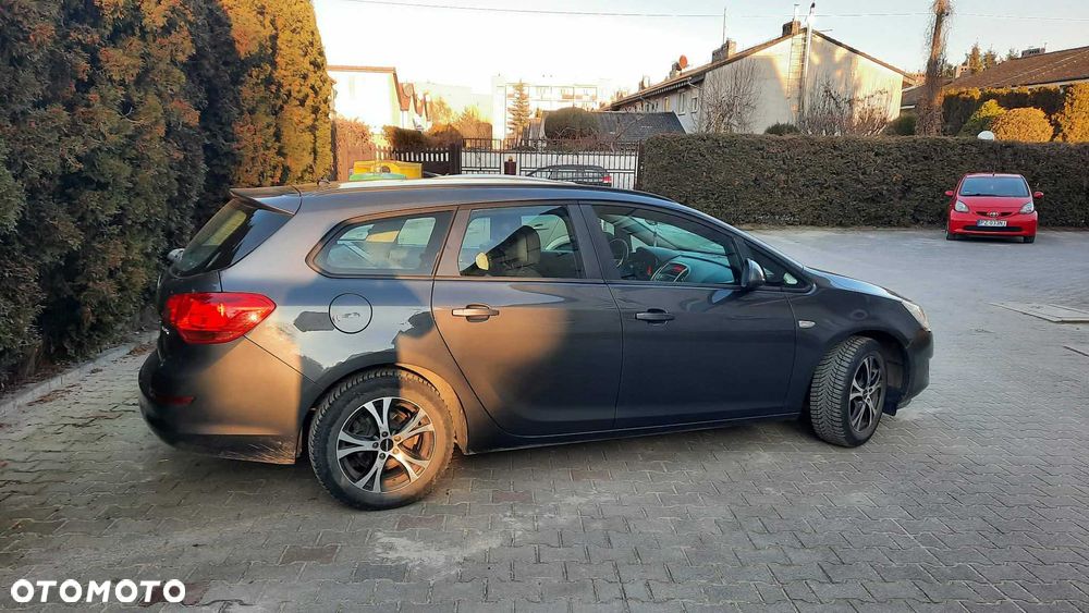 Opel Astra 2011 photo 4