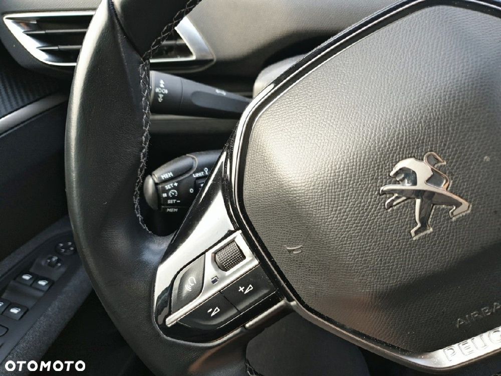 Peugeot 3008 1.2 PureTech Allure S&S - 19