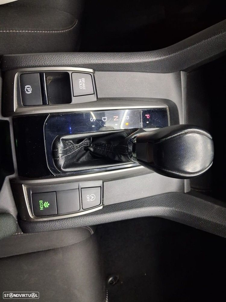 Honda Civic 1.0 i-VTEC Elegance CVT - 17