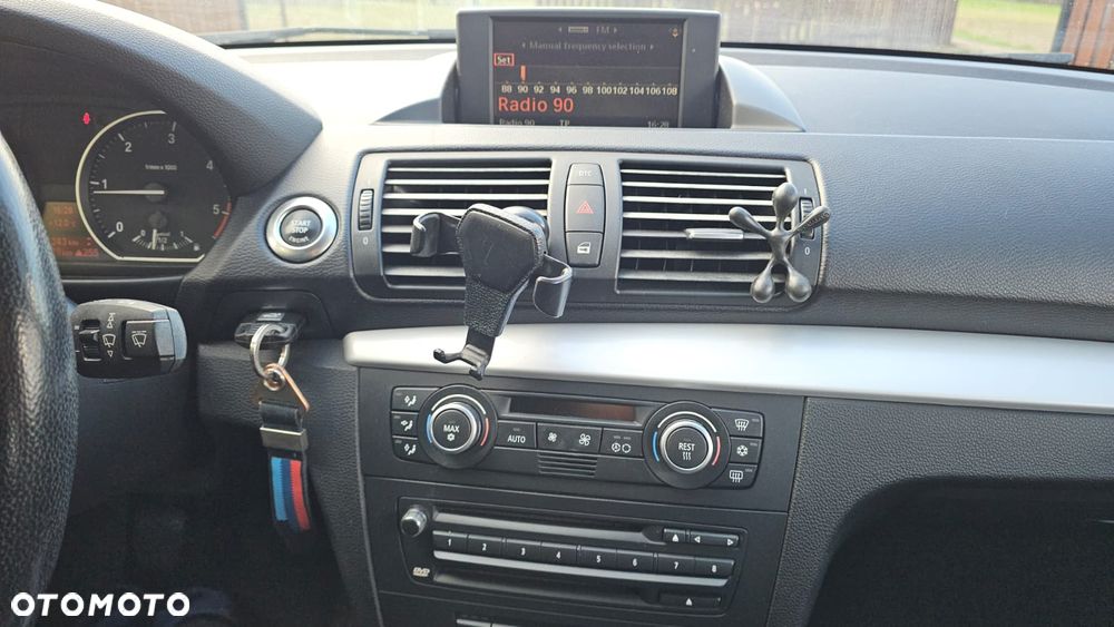 BMW Seria 1 120d DPF - 13