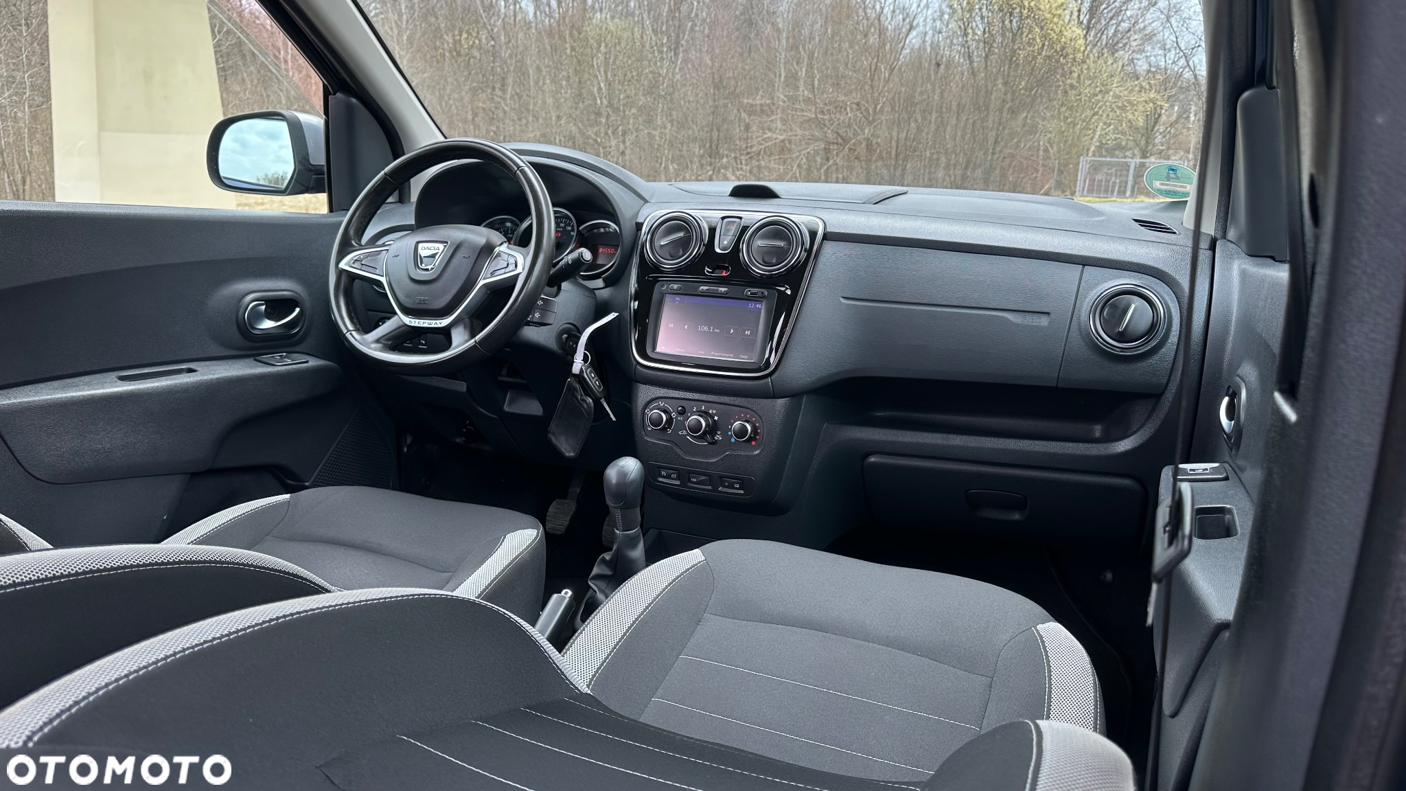 Dacia Lodgy 1.6 SCe Access S&S - 18