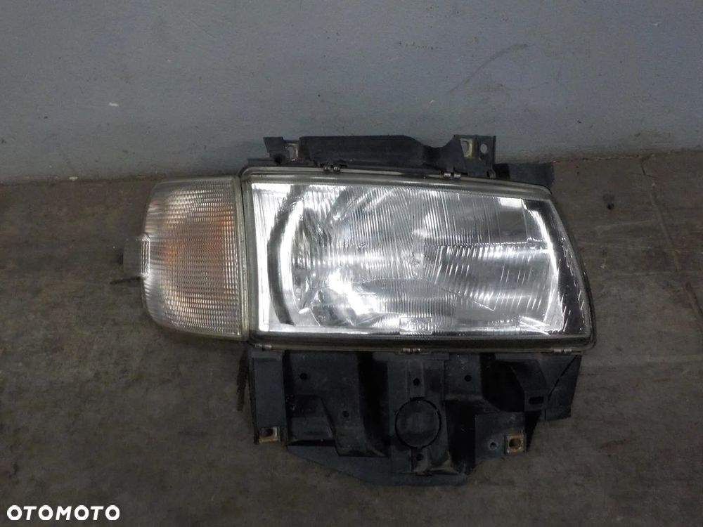 VW T4 LIFT CARAVELLE MULTIVAN LAMPA PRAWA PRZÓD - 1
