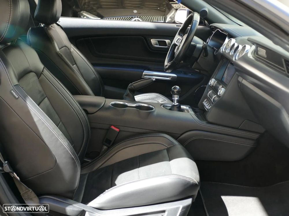Ford Mustang - 37