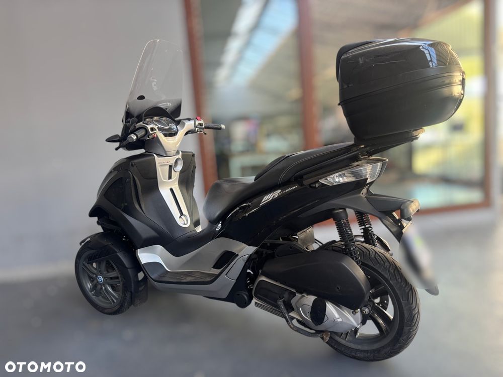 Piaggio MP-3 - 4