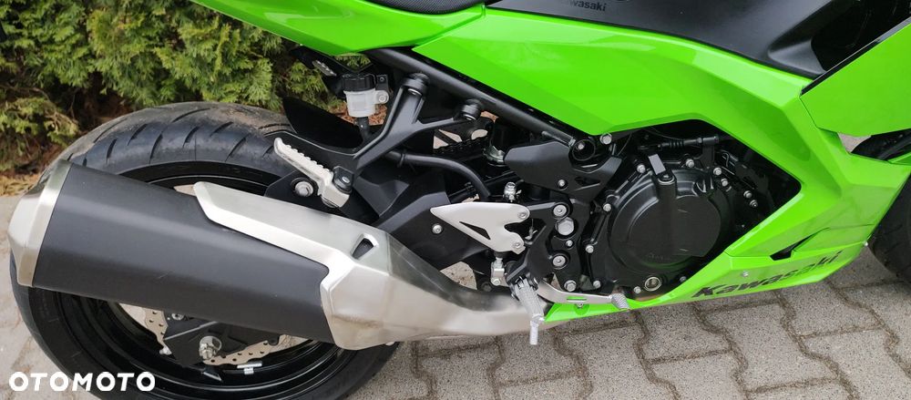 Kawasaki Ninja 400 - 4
