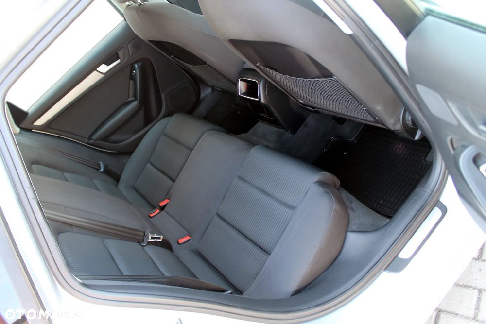 Audi A4 Avant 2.0 TDI DPF quattro Attraction - 15