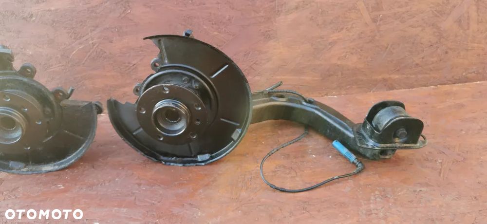 BMW E46,E36 WAHACZE TYŁ / ZWROTNICA TYŁ LEWA / PRAWA POD TARCZĘ  NR. 6 774 777 / 1 136 643 / 1 094 457 OEM - 4