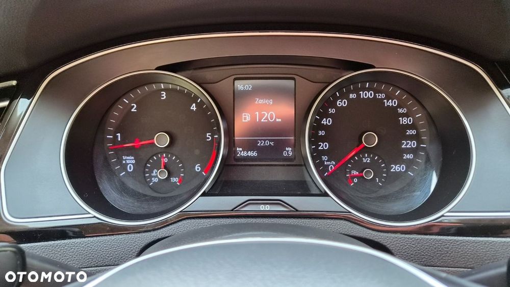 Volkswagen Passat - 24
