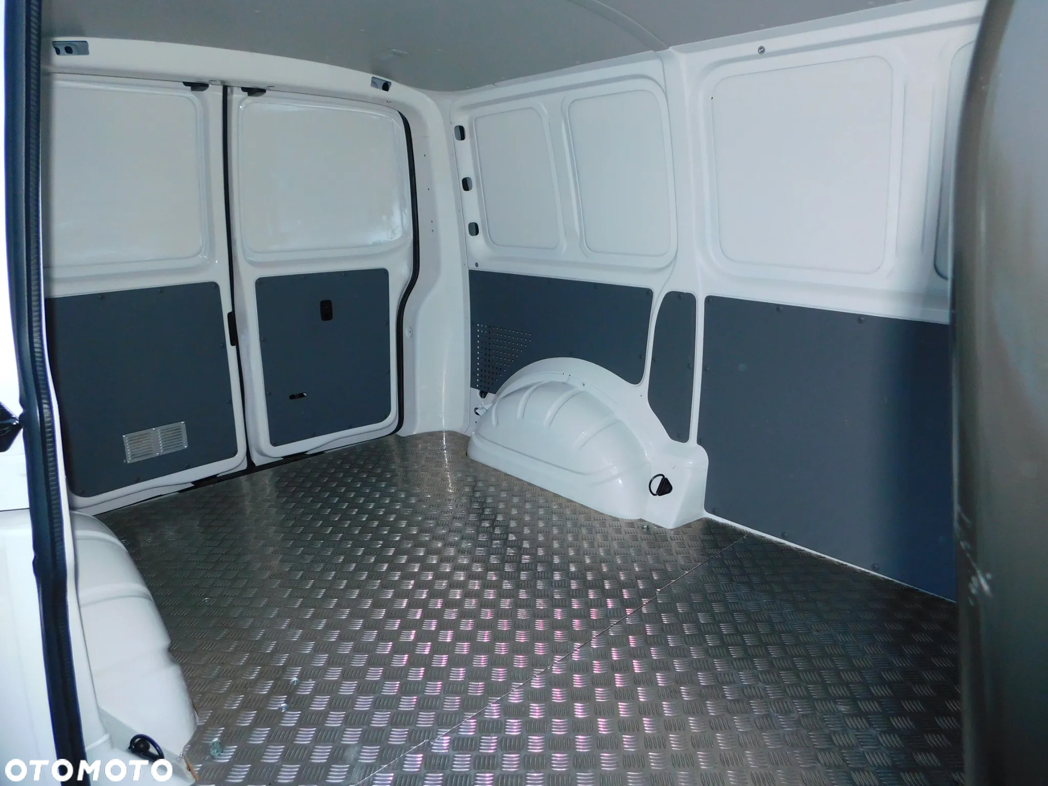 Volkswagen Transporter - 4