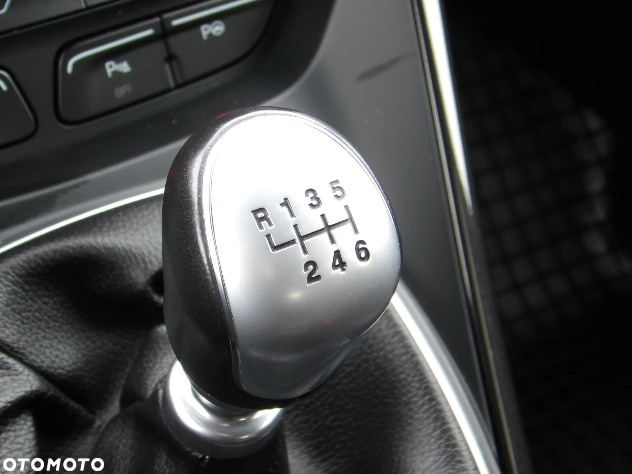 Ford Kuga 1.5 EcoBoost FWD ST-Line ASS - 32