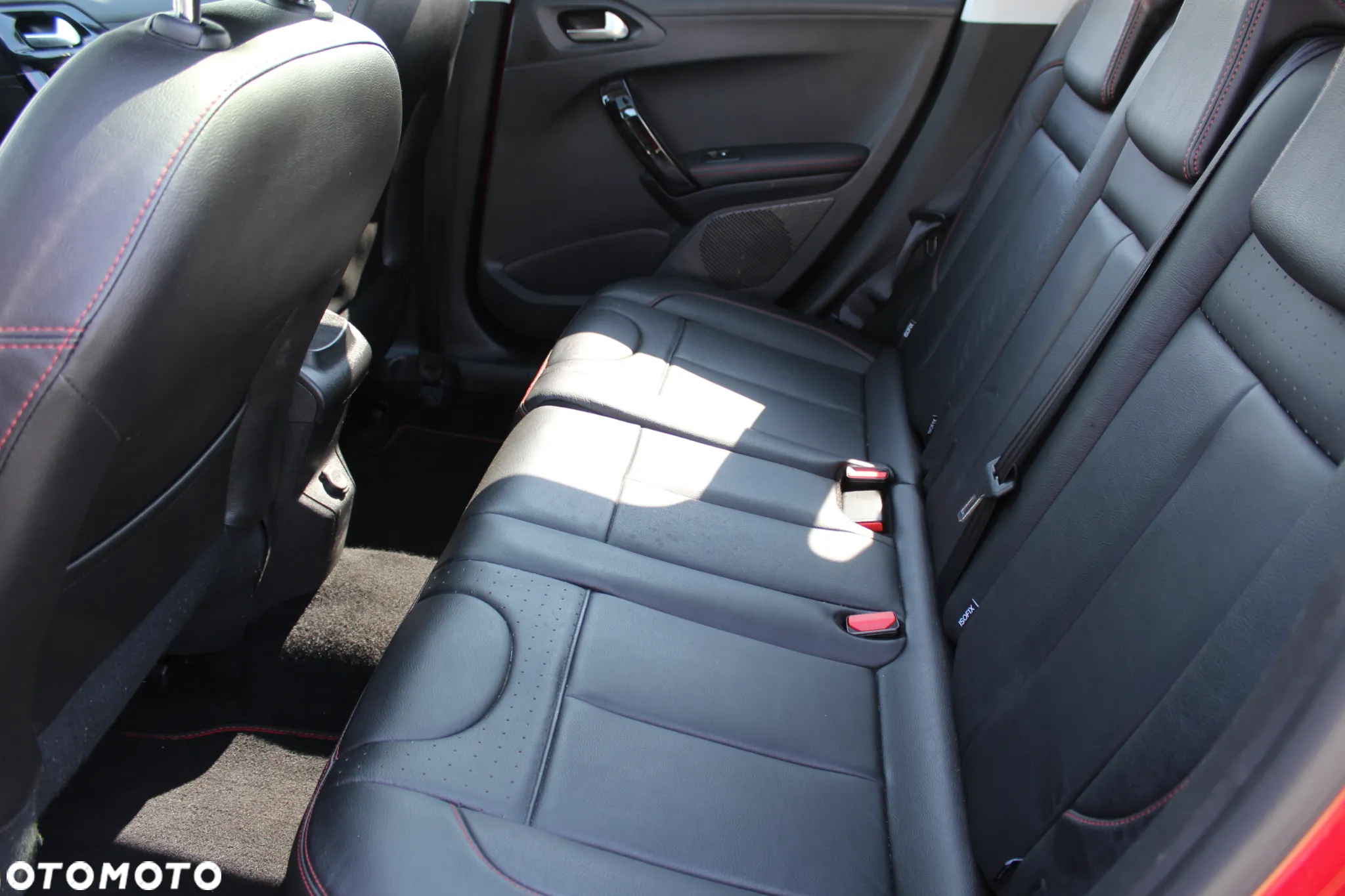 Peugeot 2008 1.2 Pure Tech Allure S&S EAT6 - 11