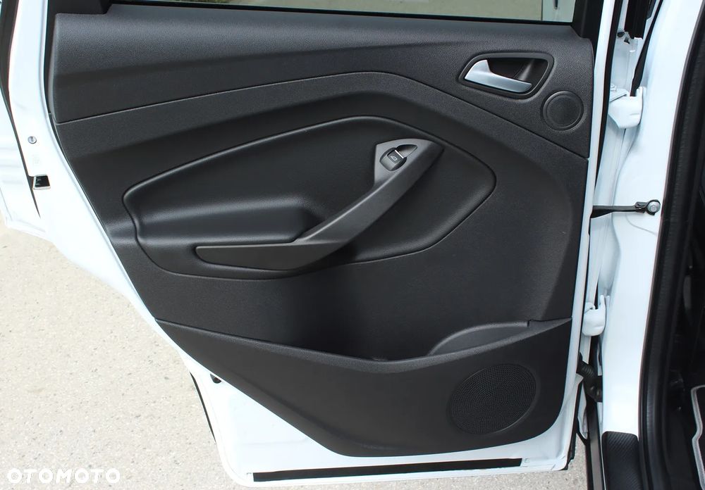 Ford Kuga - 33
