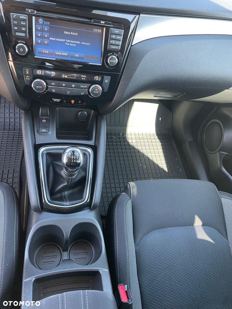 Nissan Qashqai 1.6 DIG-T N-Connecta - 16