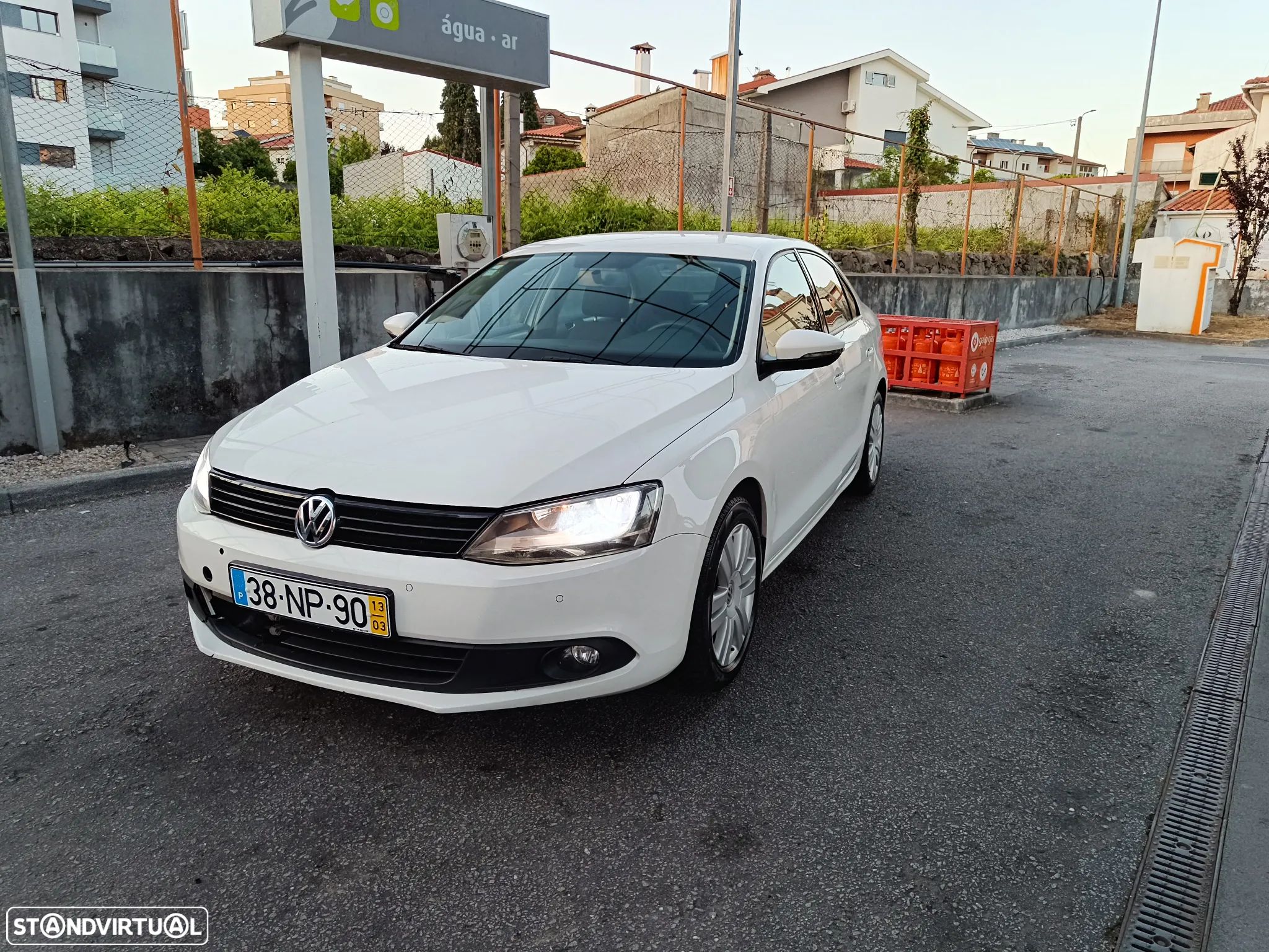VW Jetta 1.6 TDi Confortline BM - 1
