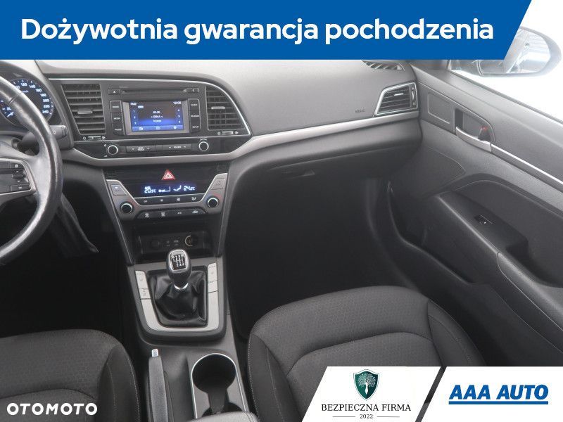Hyundai Elantra - 10