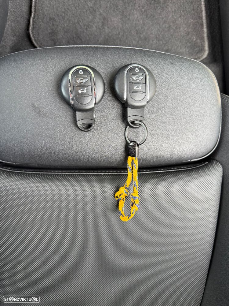 MINI 5 Portas Cooper Auto - 16