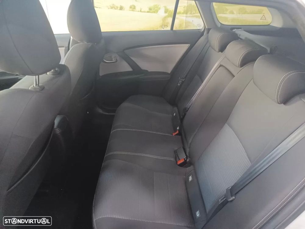 Toyota Avensis Touring Sports 1.6 D-4D Edition-S - 29