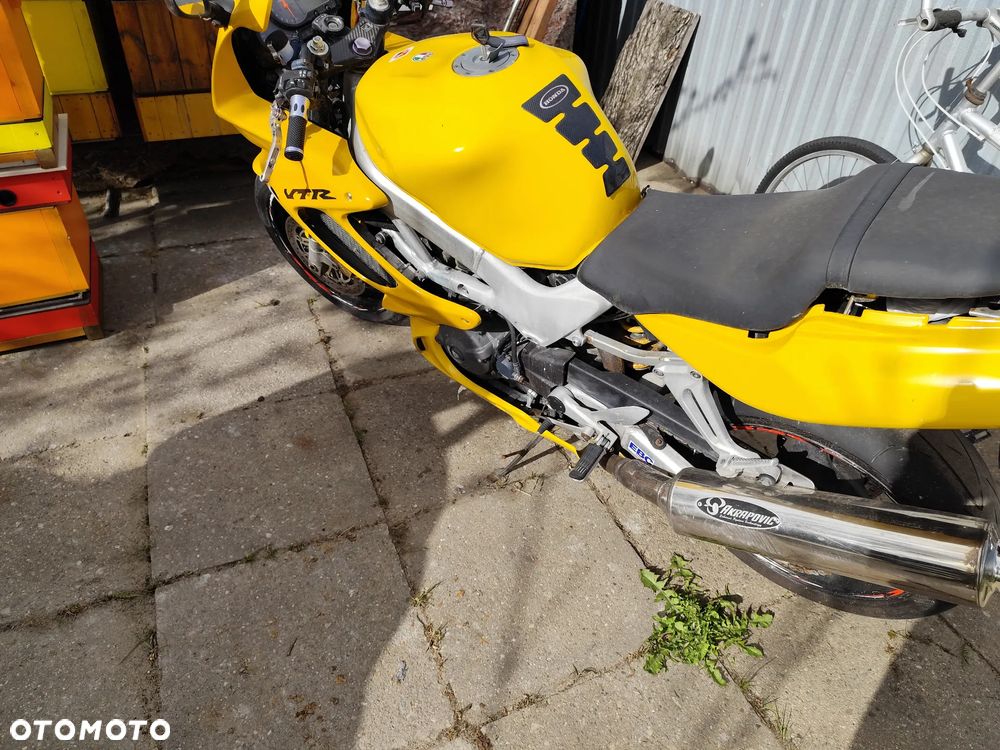 Honda VTR - 6