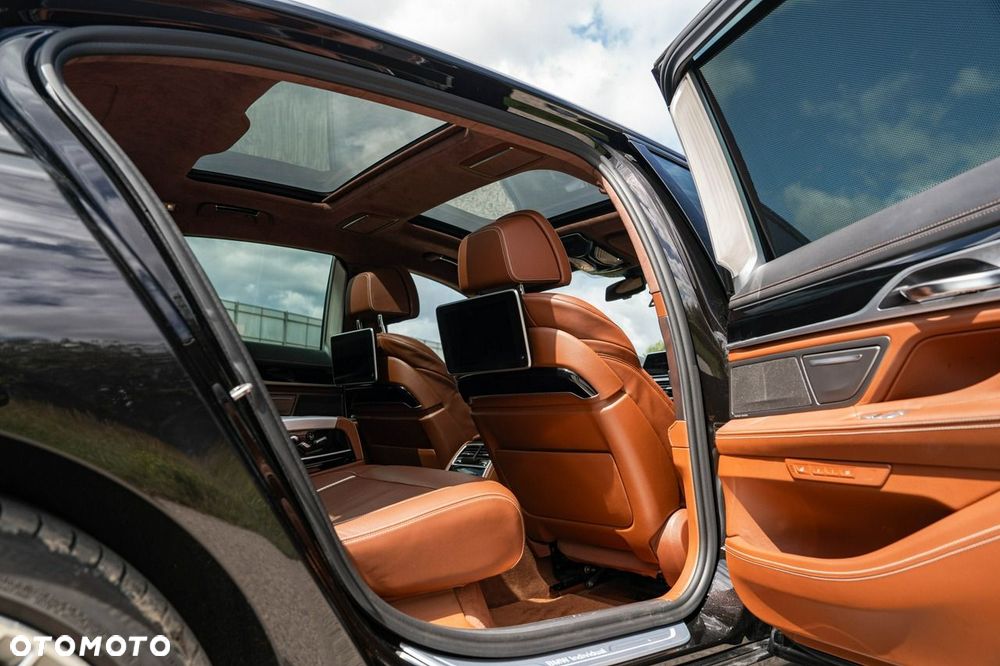 BMW Seria 7 750Ld xDrive - 32