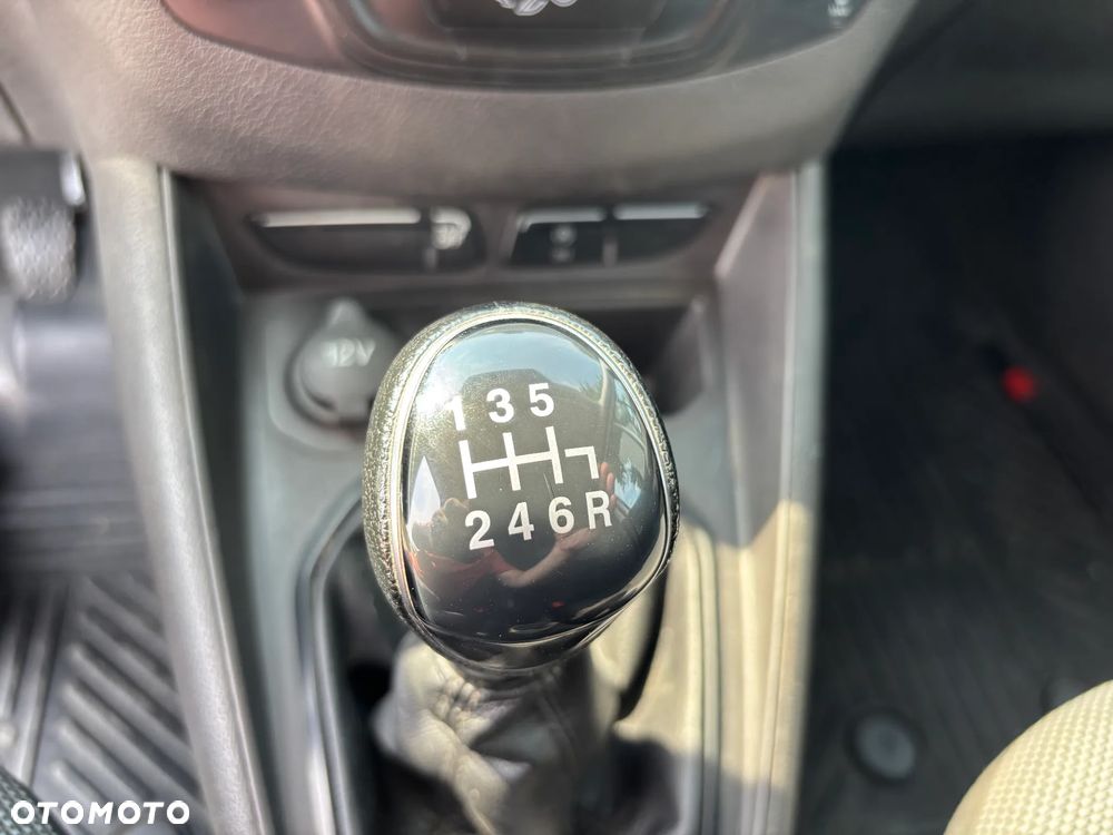 Ford COURIER - 12