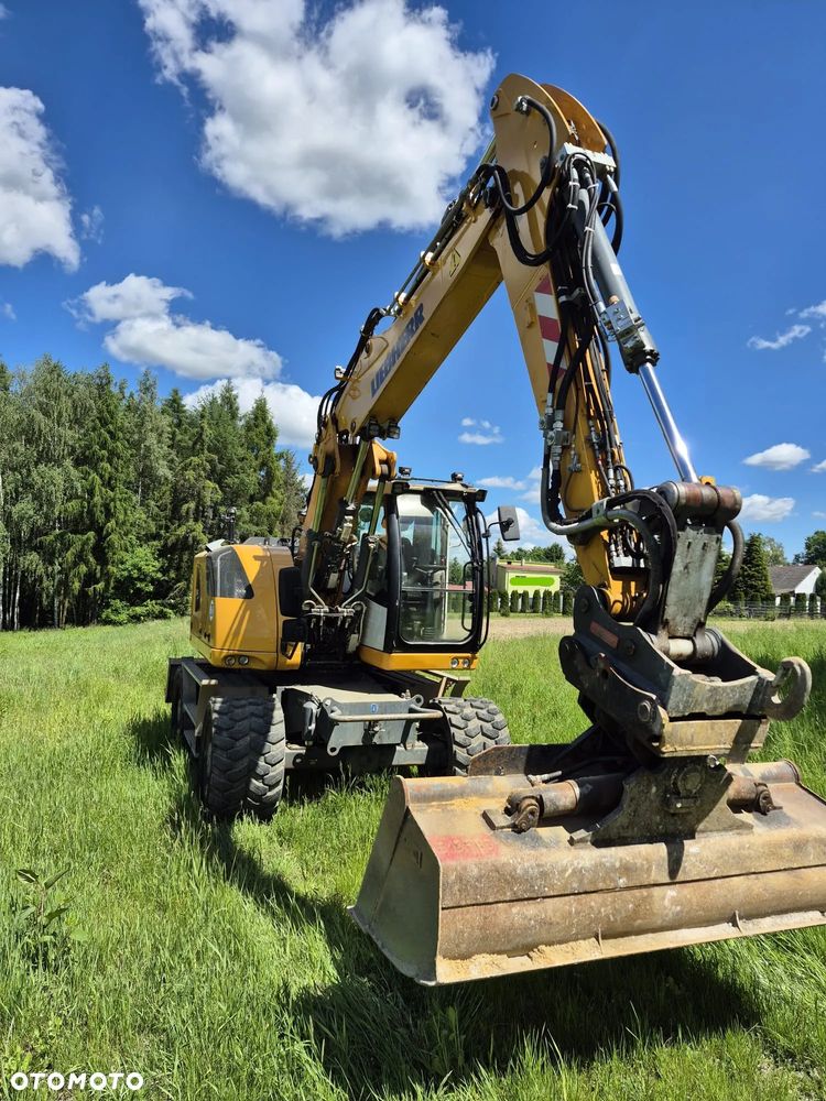 Liebherr A914 - 12