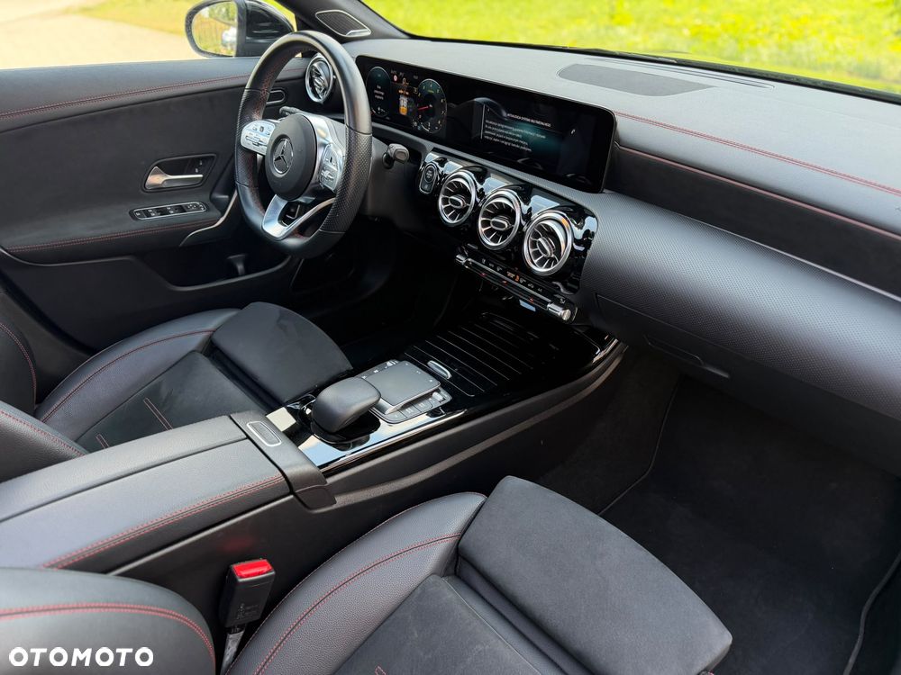 Mercedes-Benz CLA 250 4Matic 8G-DCT AMG Line Advanced Plus - 23
