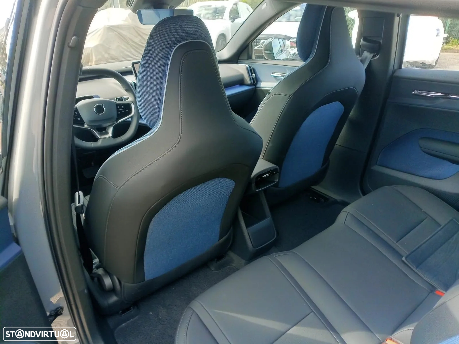Volvo EX30 69 kWh Single Motor Extended Range Plus - 3