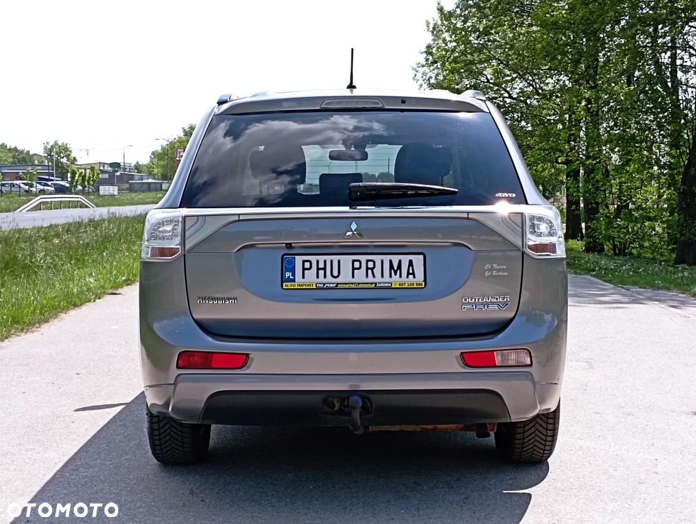 Mitsubishi Outlander 2.0 4WD Top - 17