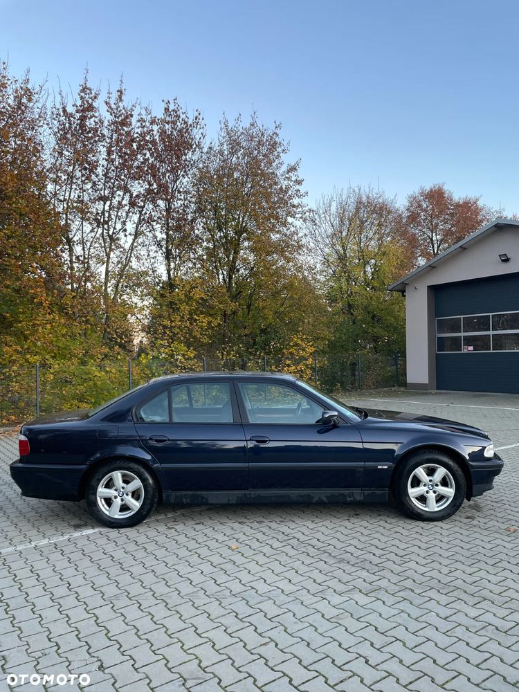 BMW Seria 7 728i L - 7