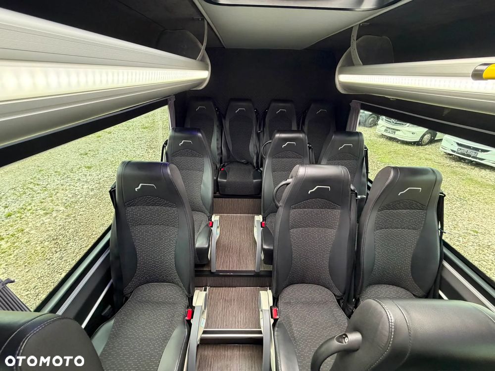 Mercedes-Benz Sprinter 517 - 21