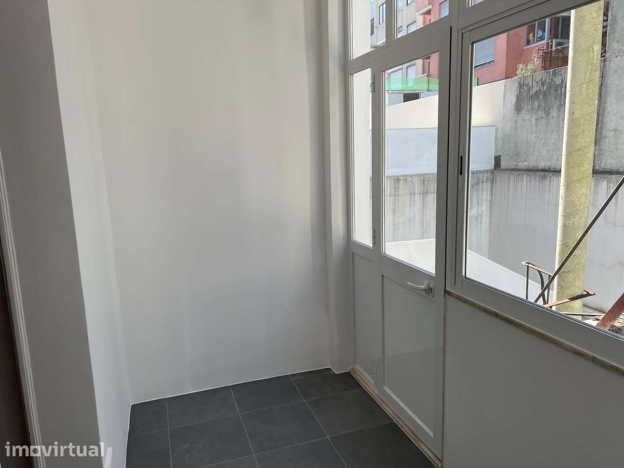 Apartamento T5 com terraço nas Avenidas Novas - Grande imagem: 3/25
