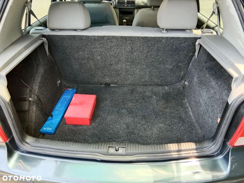 Volkswagen Golf IV 1.6 Basis - 5