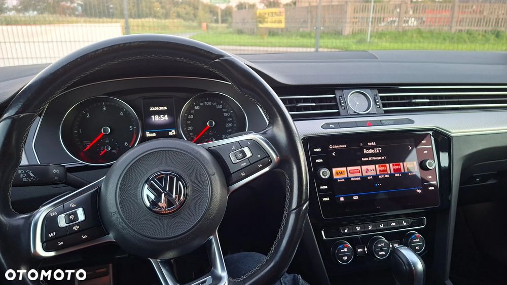Volkswagen Passat - 21