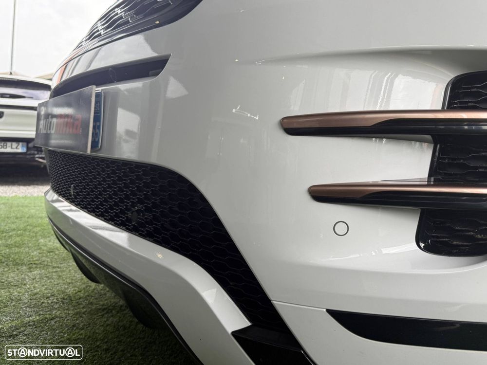 Land Rover Range Rover Evoque 2.0 D150 AWD R-Dynamic SE Auto - 25