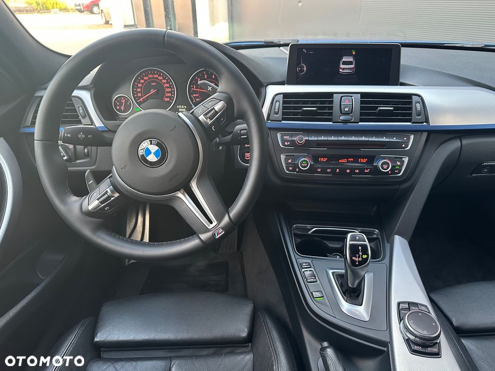 BMW Seria 3 335i xDrive - 16